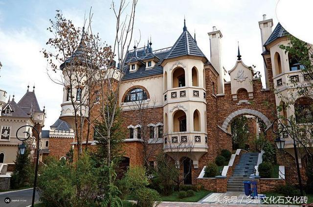 老鄉建別墅用文化石，完爆野外真石頭，鄰居們都找上門來問