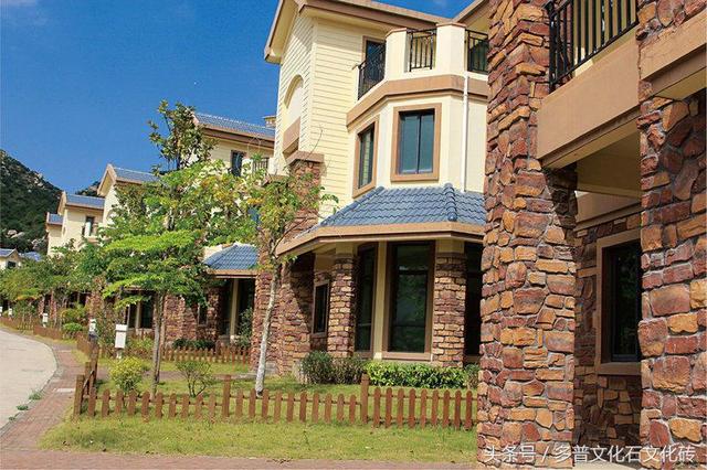 老鄉建別墅用文化石，完爆野外真石頭，鄰居們都找上門來問