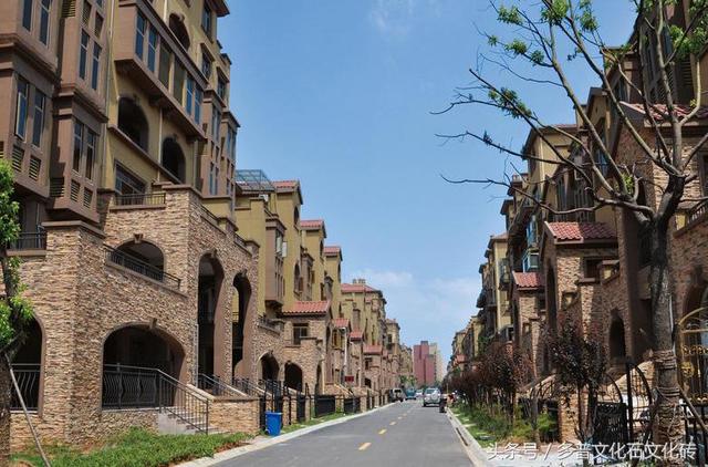 老鄉建別墅用文化石，完爆野外真石頭，鄰居們都找上門來問