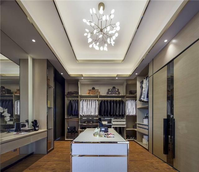 房地產老板北京別墅裝修花幾百萬，內景奢華無比，四季如春的感覺