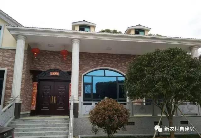 孝順女子為父母建平房別墅，家里的門檻都被鄉親踏爛