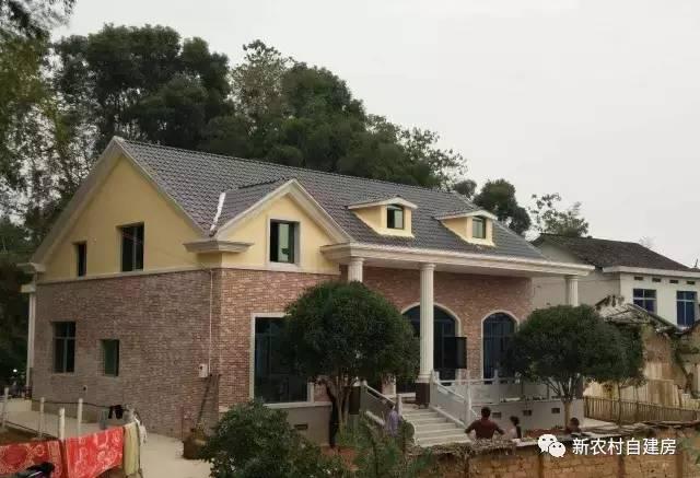 孝順女子為父母建平房別墅，家里的門檻都被鄉親踏爛