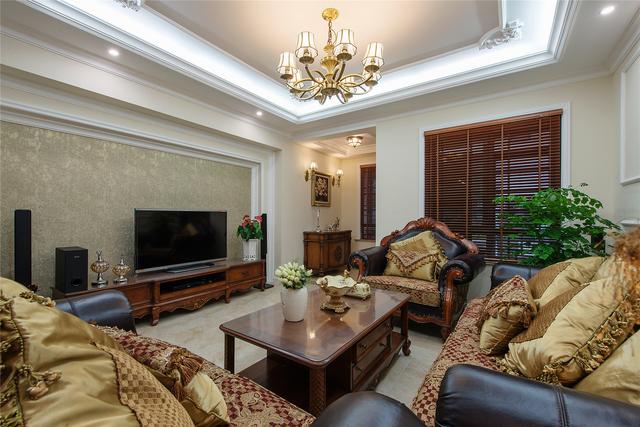 長見識了！鄭州何總和老朋友買別墅去對方家看后大贊不已