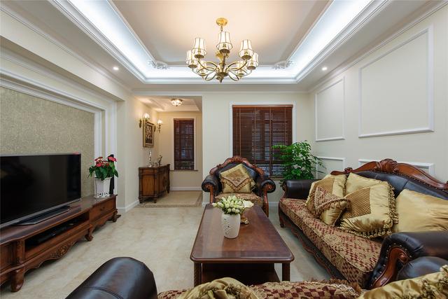 長見識了！鄭州何總和老朋友買別墅去對方家看后大贊不已