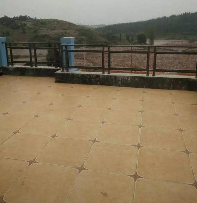 花光積蓄在老家建個(gè)別墅，前前后后花掉70萬(wàn)，大家看可值得？