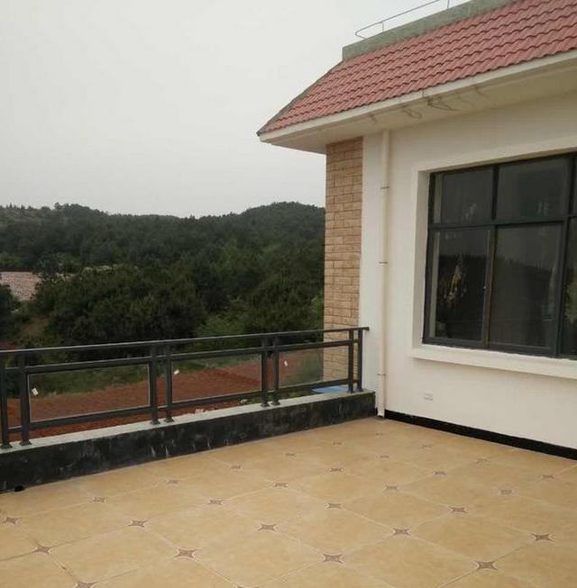 花光積蓄在老家建個(gè)別墅，前前后后花掉70萬(wàn)，大家看可值得？