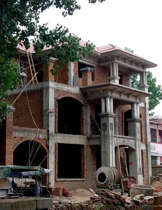 這農村自建房建出來，效果和布局引來全村人效仿！