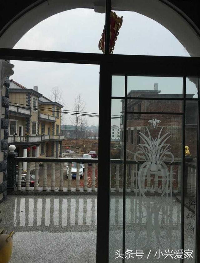 曬曬我家500平的農村別墅，前后花費100w，落地窗太贊了！