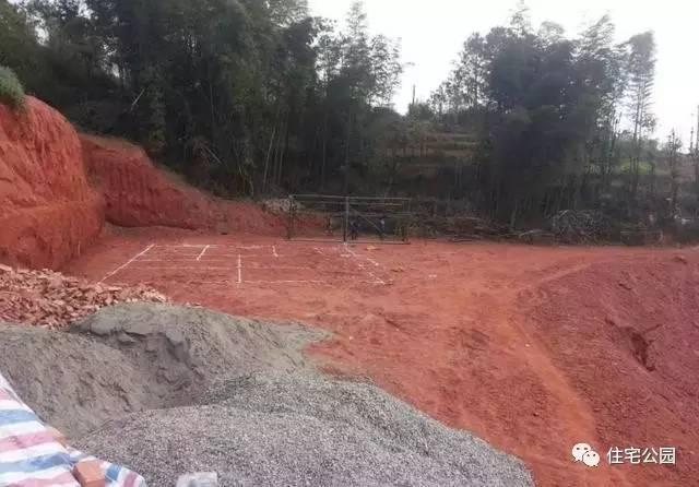 70后老夫妻合伙開山，40萬為兒子建棟獨一無二的2層婚房！