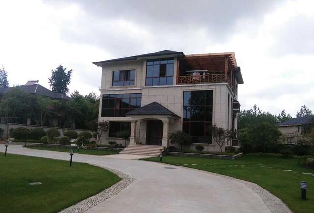 有錢不投資房產，卻回鄉下建別墅，是不是傻