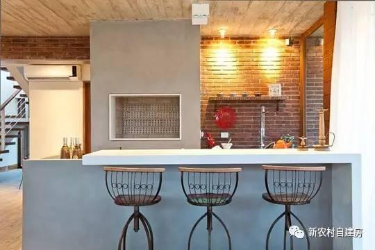 用紅磚建套現代別墅，鄰居看了只有羨慕的份