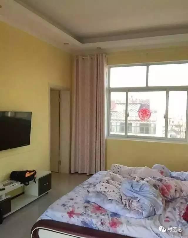 曬一曬咱村新蓋的三層別墅，是整個(gè)村最豪華的