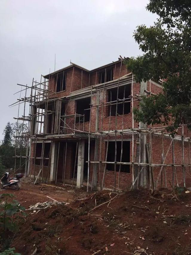 11.5米×10.5米自建小別墅建成，終于實現父母多年的心愿