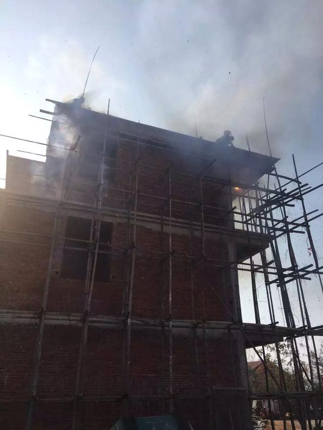 11.5米×10.5米自建小別墅建成，終于實現父母多年的心愿