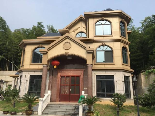 土豪女婿幫家里修房子，這樣的小別墅惹全村人紛紛眼紅！