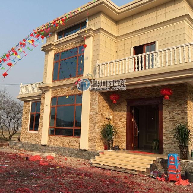 這三層小別墅讓小孩看了都走不動路，里面裝個壁掛爐，歐美范十足