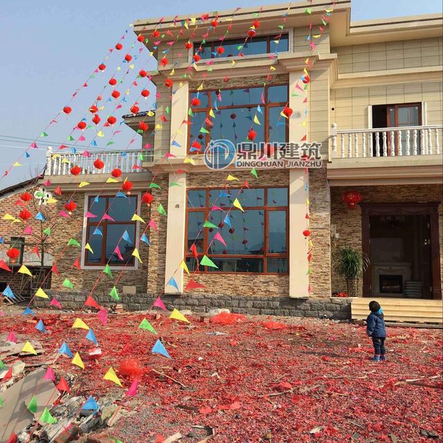 這三層小別墅讓小孩看了都走不動路，里面裝個壁掛爐，歐美范十足