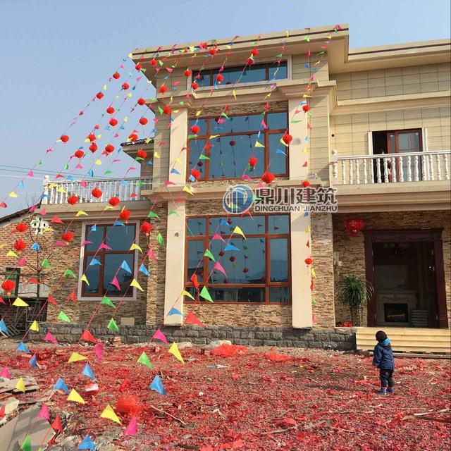 這三層小別墅讓小孩看了都走不動路，里面裝個壁掛爐，歐美范十足