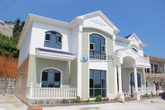 35萬建一棟這樣素雅的小別墅，城里的商品房可遠遠比不上！