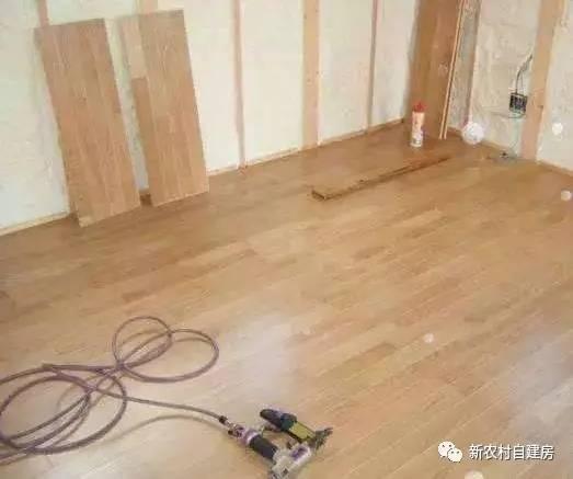 實拍日本人建房過程，不用一磚一瓦能抗8級地震