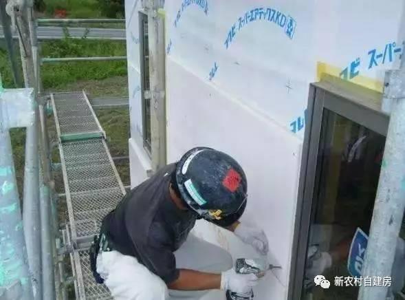 實拍日本人建房過程，不用一磚一瓦能抗8級地震