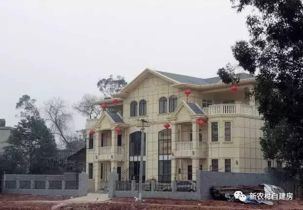 65建兄弟雙拼別墅，重回農(nóng)村，只為父母的期盼