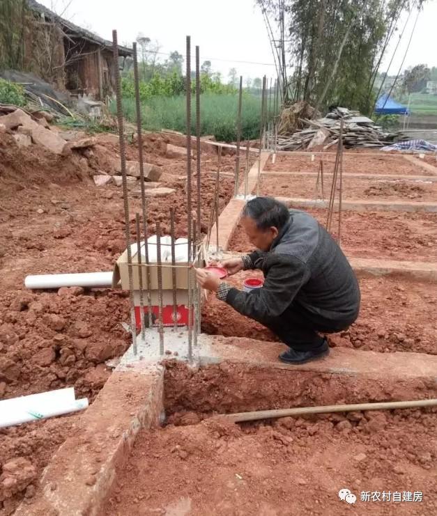 65建兄弟雙拼別墅，重回農(nóng)村，只為父母的期盼