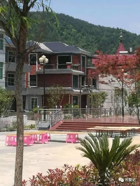 三層的農村別墅，這樣裝修便宜又美觀