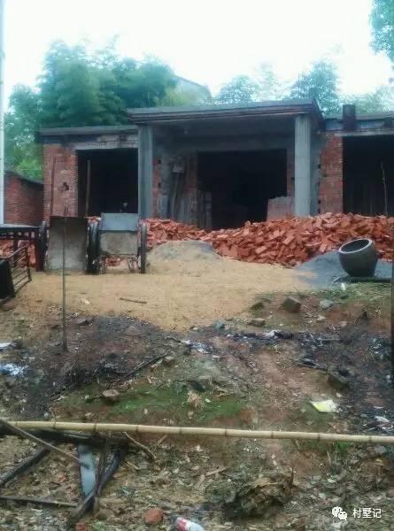 經(jīng)典兩層農(nóng)村別墅戶型，真實(shí)建造過(guò)程，建好效果很亮眼