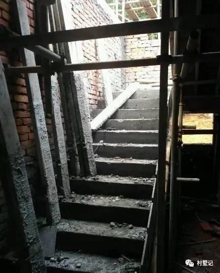 網友直播建房過程，高顏值農村別墅秒殺商品房