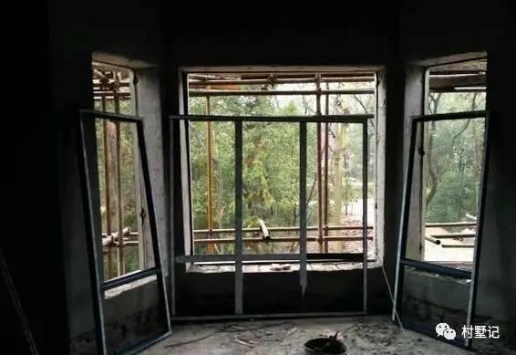 網友直播建房過程，高顏值農村別墅秒殺商品房