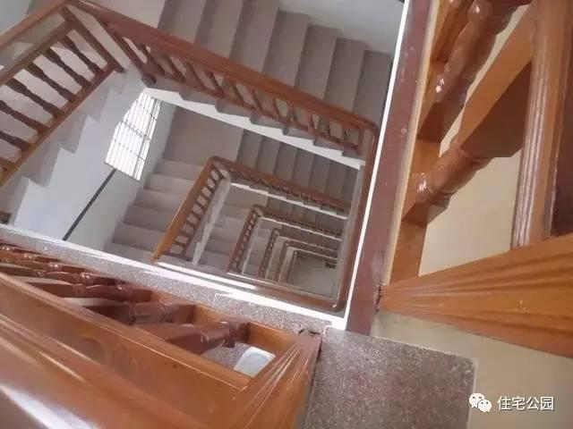 我們村首富的房子是這樣的，你們村呢？