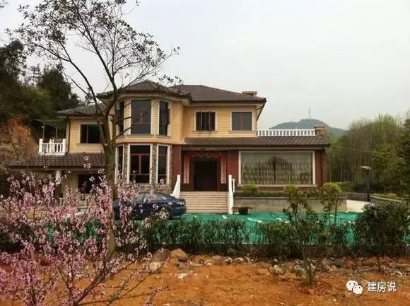實(shí)拍農(nóng)村自建別墅，城里人看完都大跌眼鏡