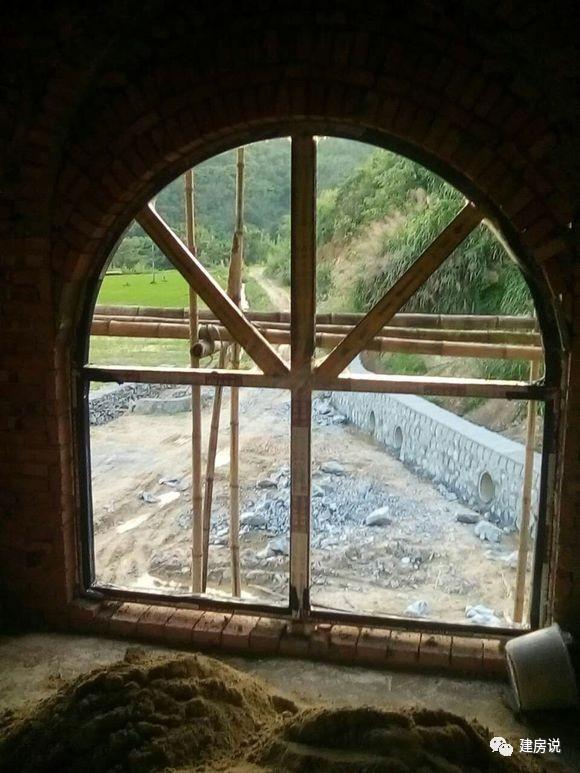 土豪網友建歐式農村別墅，施工水平高，漂亮堪比城堡