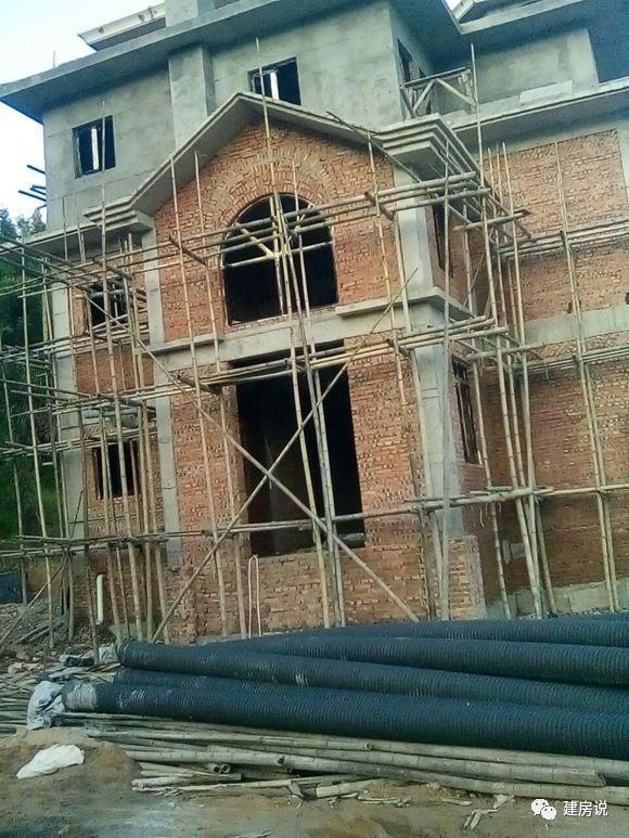 土豪網友建歐式農村別墅，施工水平高，漂亮堪比城堡