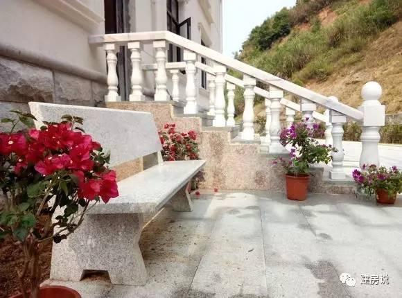 土豪網友建歐式農村別墅，施工水平高，漂亮堪比城堡