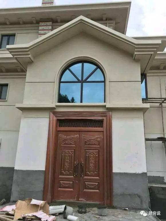 土豪網友建歐式農村別墅，施工水平高，漂亮堪比城堡