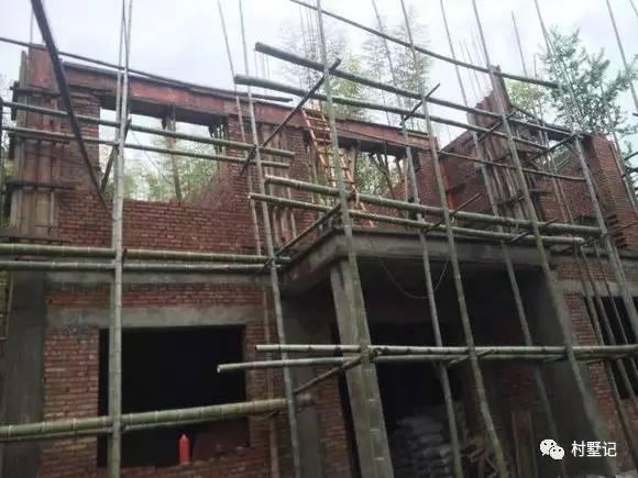 比效果圖還好看，這套建好的三層農村別墅逆天了