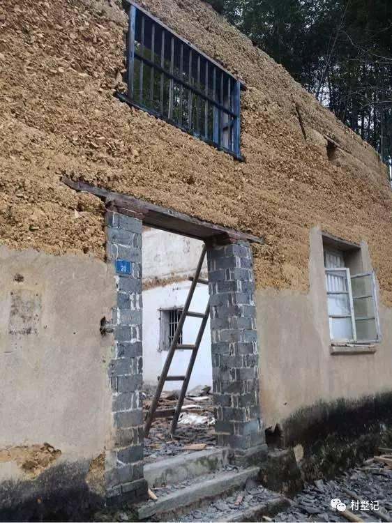 比效果圖還好看，這套建好的三層農村別墅逆天了