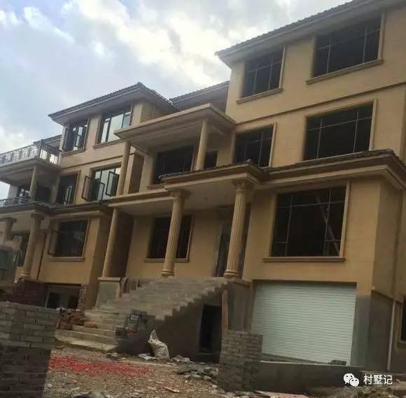 實拍10款農村建的別墅，隨便一套都能讓你在村里挺直腰桿
