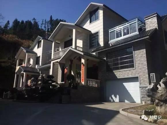 實拍10款農村建的別墅，隨便一套都能讓你在村里挺直腰桿