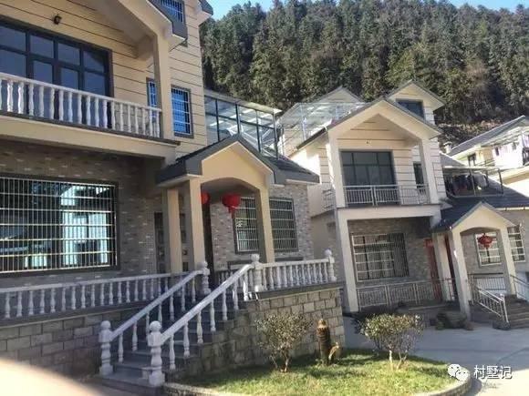 實拍10款農村建的別墅，隨便一套都能讓你在村里挺直腰桿