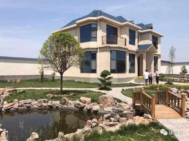 美如畫(huà)，網(wǎng)友在農(nóng)村建造的獨(dú)門小別墅，出門就是田園風(fēng)光