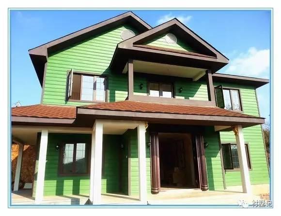 老張回農村自己蓋了一棟別墅，花的錢讓城里人都哭了