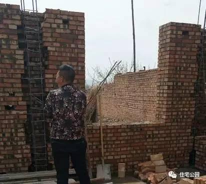 農村蓋房實拍，河北18萬就能建起一套2層小別墅？