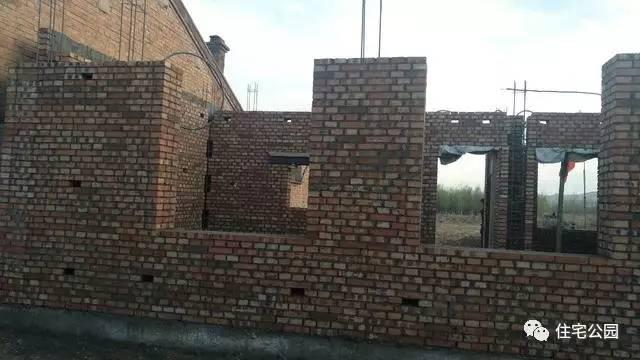 農村蓋房實拍，河北18萬就能建起一套2層小別墅？