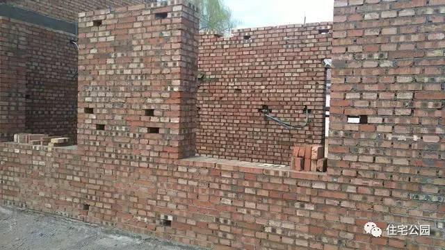 農村蓋房實拍，河北18萬就能建起一套2層小別墅？