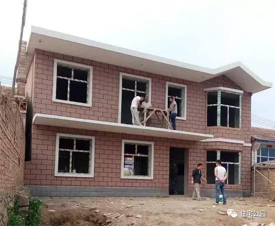 農村蓋房實拍，河北18萬就能建起一套2層小別墅？