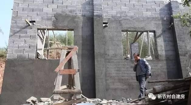 農(nóng)村的建筑施工隊(duì)，和他們建的房子