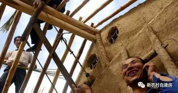 農(nóng)村的建筑施工隊(duì)，和他們建的房子